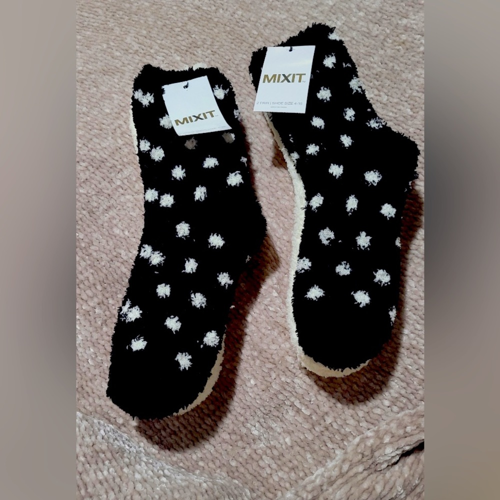**NWT** Fuzzy Socks